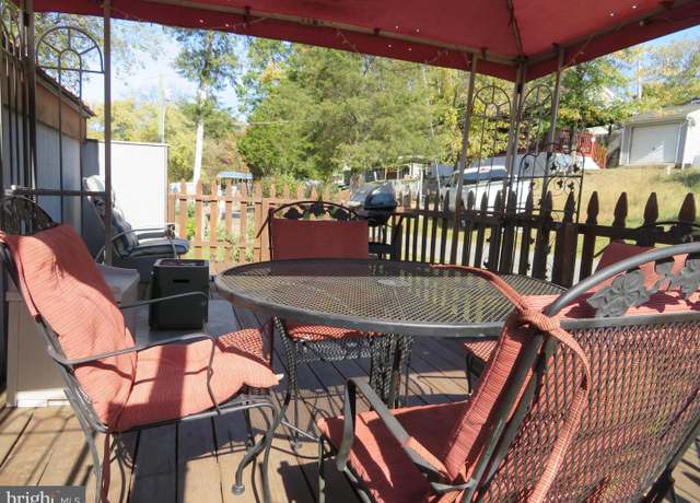 Property at 41-3 Hot Dog Rd, Falling Waters, WV 25419