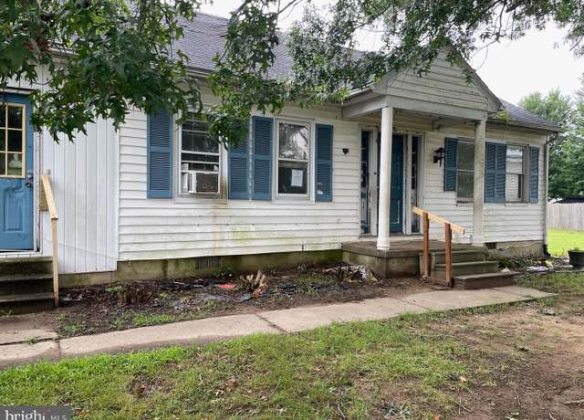 Property at 10 Newark Cir, Dover, DE 19904, 4 beds, 1.5 baths