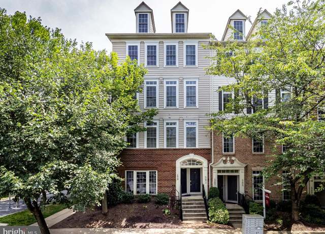 Property at 591 Odendhal Ave #591, Gaithersburg, MD 20877, 3 beds, 2.5 baths