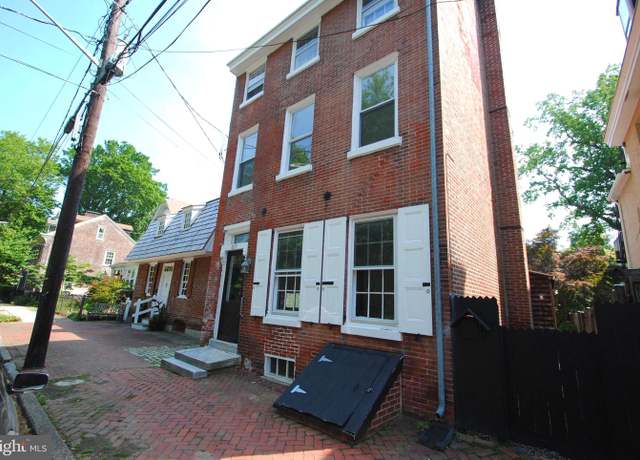 Property at 217 Wood St, Burlington, NJ 08016, 5 beds, 3.5 baths