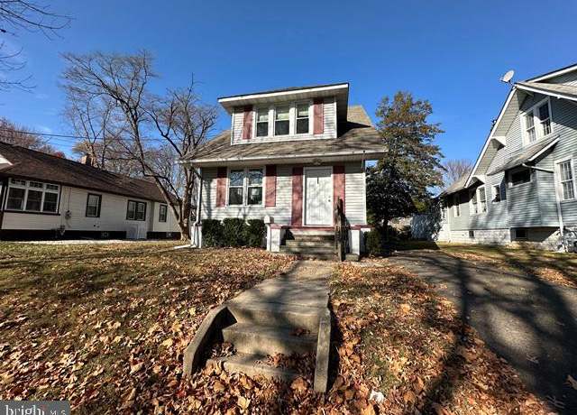 Property at 429 W Pine St, Audubon, NJ 08106, 3 beds, 1 bath