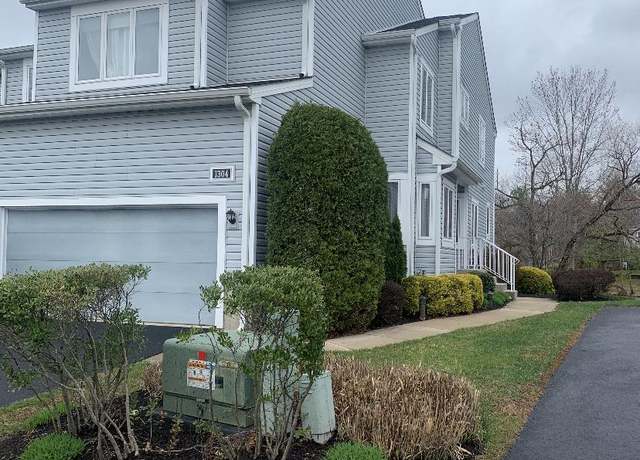 Property at 1304 Champlain Dr, Voorhees, NJ 08043, 3 beds, 2.5 baths
