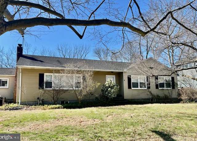 Property at 154 E Delaware Ave, Pennington, NJ 08534, 3 beds, 2 baths