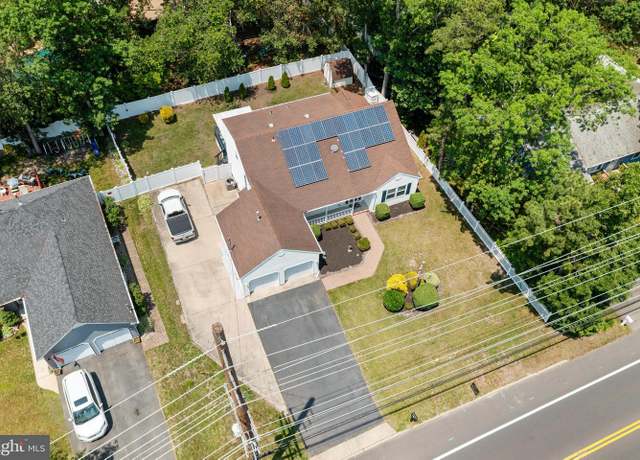 Property at 470 N Nautilus Dr, Manahawkin, NJ 08050, 4 beds, 2.5 baths