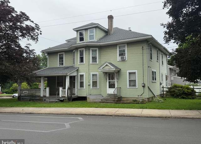 Property at 326 N 5th St, Perkasie, PA 18944, 3 beds, 1 bath