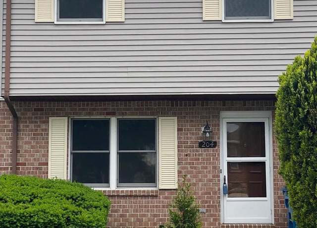 Property at 204 Marion Ave, Carlisle, PA 17013, 3 beds, 1.5 baths