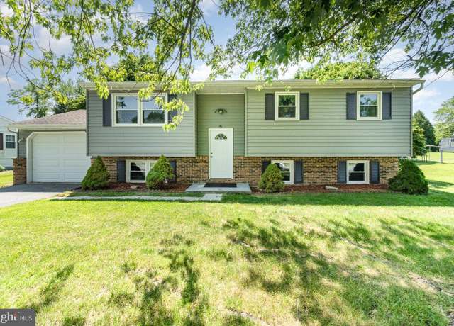 Property at 2110 Douglas Dr, Carlisle, PA 17013, 4 beds, 2 baths