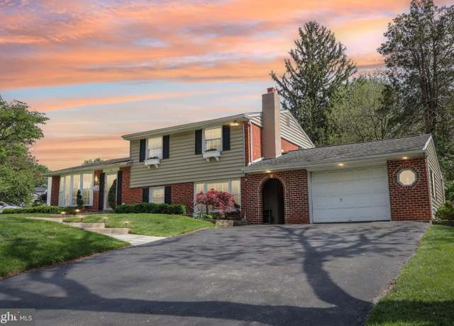 Property at 13 Grove Ln, Broomall, PA 19008, 3 beds, 2 baths