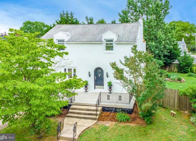 Property at 306 Gorsuch St, Folsom, PA 19033, 3 beds, 2.5 baths