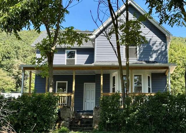 Property at 144 Laurel St, Ashland, PA 17921, 3 beds, 1.5 baths