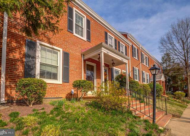 Property at 4911 29th Rd S, Arlington, VA 22206, 2 beds, 2 baths