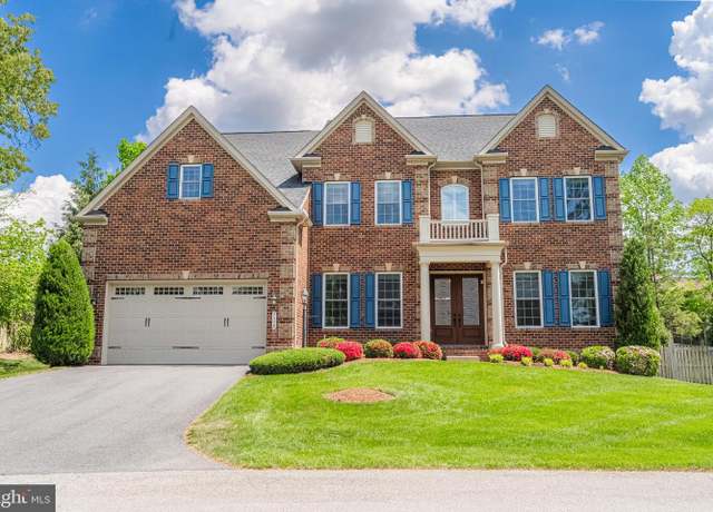 Property at 7578 Glen Pointe Ct, Springfield, VA 22153, 5 beds, 4.5 baths