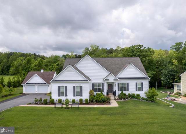Property at 205 Poplar Manor Ave, Fredericksburg, VA 22406, 5 beds, 4 baths