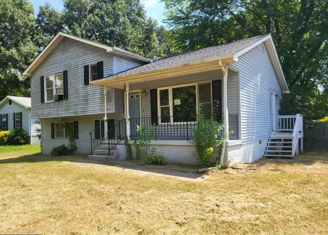 Property at 240 Cedar Ave, Colonial Beach, VA 22443, 4 beds, 2 baths