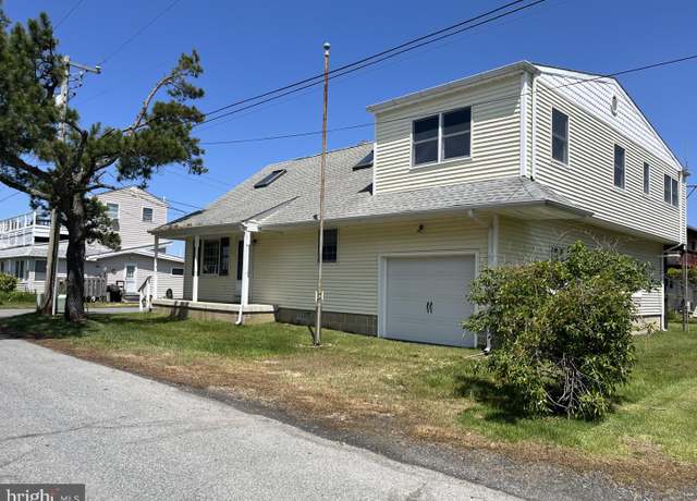 Property at 39896 Assawoman St, Bethany Beach, DE 19930, 6 beds, 2.5 baths