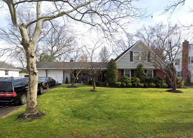 Property at 130 Club House Dr, Willingboro, NJ 08046, 3 beds, 2 baths