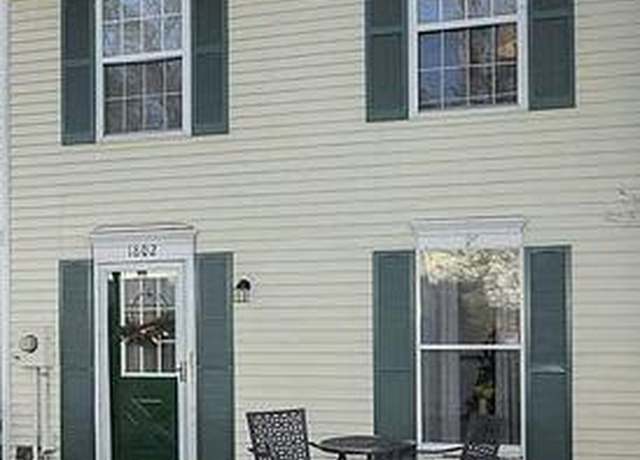 Property at 1802 Greenwood Dr, Lindenwold, NJ 08021, 2 beds, 1.5 baths