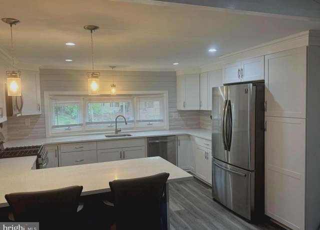 Property at 42 Douglas Dr, Jackson, NJ 08527, 2 beds, 2 baths
