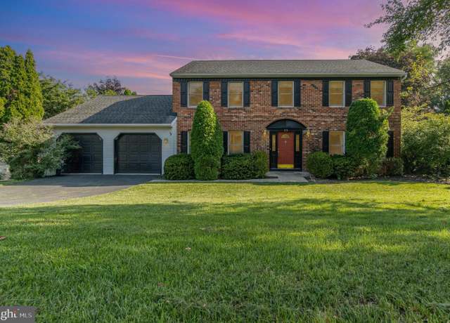 Property at 25 Estates Dr, Reading, PA 19606, 4 beds, 2.5 baths