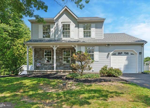 Property at 403 E Surrey Ct, Sellersville, PA 18960, 3 beds, 2.5 baths
