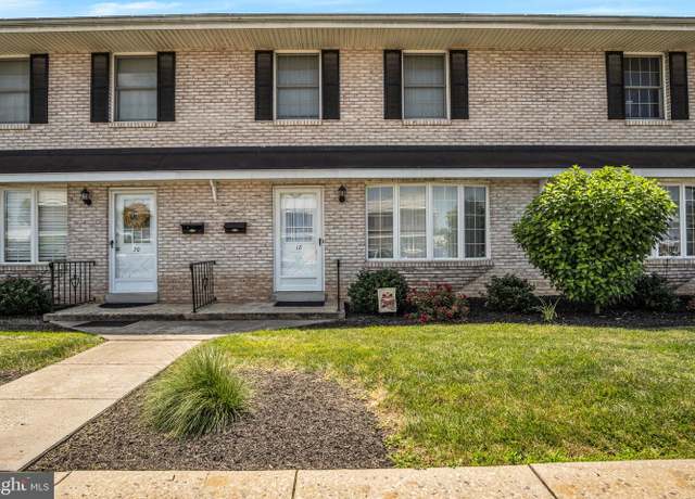 Property at 18 Carter Pl, Carlisle, PA 17013, 2 beds, 2.5 baths