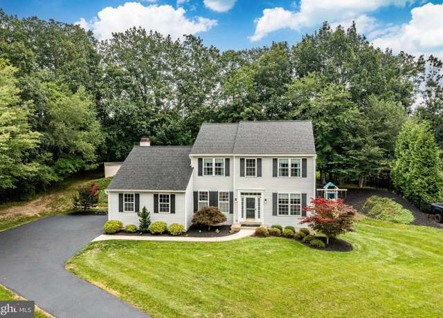 Property at 804 Jack Russell Ln, West Chester, PA 19380, 3 beds, 3.5 baths