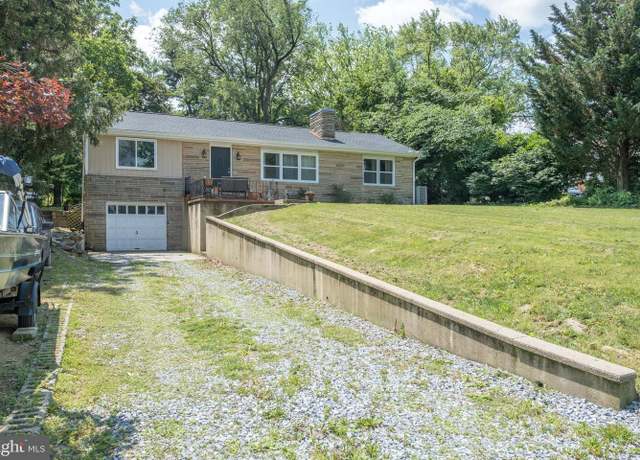 Property at 5013 Circle Dr, Harrisburg, PA 17112, 3 beds, 2 baths