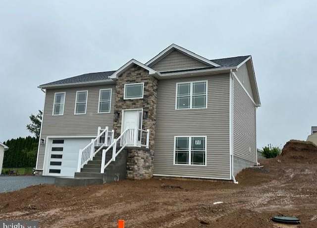 Property at 12152 Redhawk Dr, Waynesboro, PA 17268, 4 beds, 3 baths