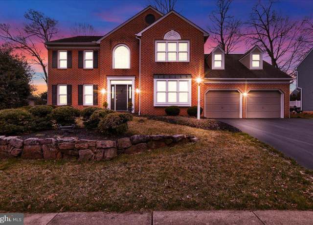 Property at 14 W Kestrel Dr, Denver, PA 17517, 4 beds, 2.5 baths