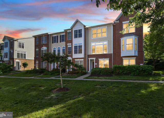Property at 25122 Omaha Ter, Chantilly, VA 20152, 3 beds, 3.5 baths