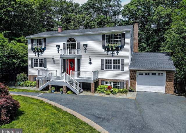 Property at 6300 Mallard Ln, Lothian, MD 20711, 6 beds, 4 baths