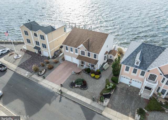 Property at 29 Bowsprit Dr, Bayville, NJ 08721, 4 beds, 2.5 baths