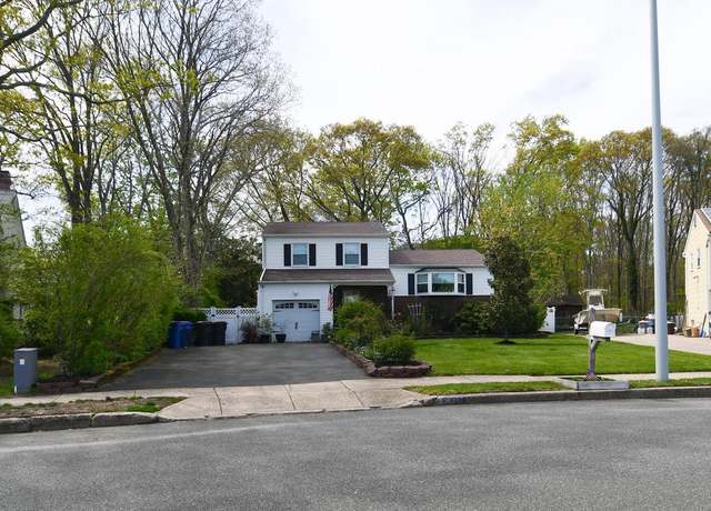 Property at 664 Huckleberry Ln, Toms River, NJ 08753, 4 beds, 2 baths