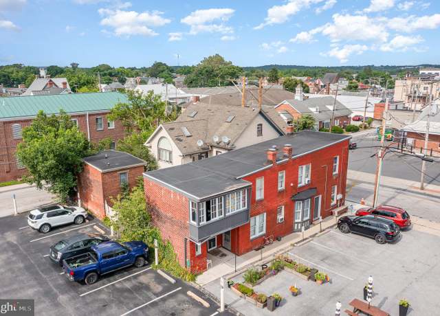 Property at 18 N Washington St, Gettysburg, PA 17325, 3 beds