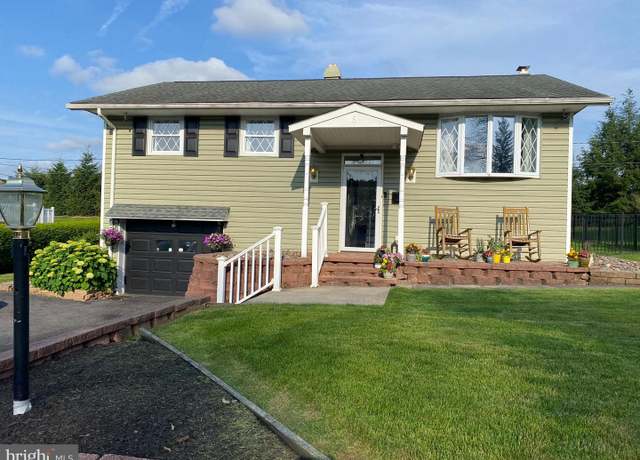 Property at 8 Cherrywood Rd, Wyomissing, PA 19610, 3 beds, 2 baths