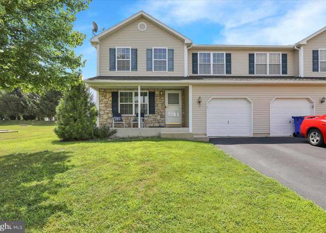 Property at 26 N Calais Dr, Reading, PA 19605, 3 beds, 2.5 baths