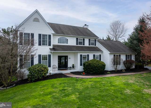 Property at 101 Amber Dr, Oxford, PA 19363, 4 beds, 2.5 baths