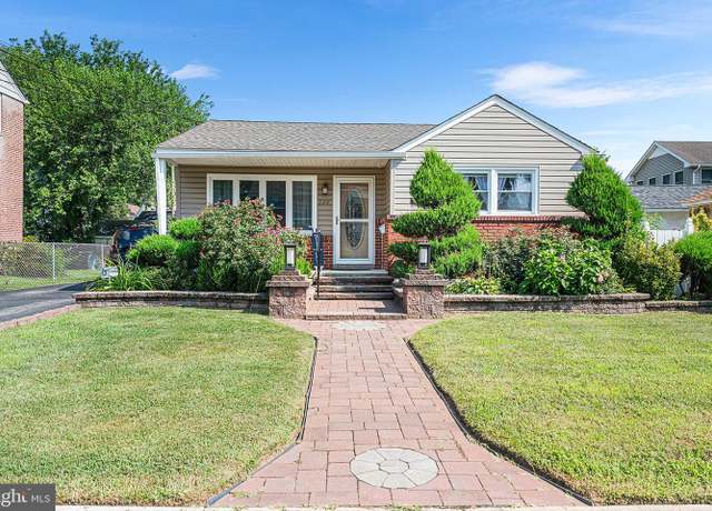 Property at 304 Russell St, Ridley Park, PA 19078, 3 beds, 1.5 baths