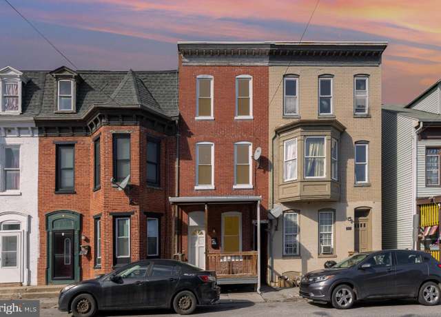 Property at 571 W Philadelphia St, York, PA 17403, 3 beds, 1.5 baths