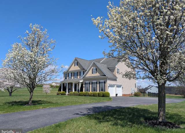 Property at 5 Turnout Ln, Etters, PA 17319, 5 beds, 4.5 baths