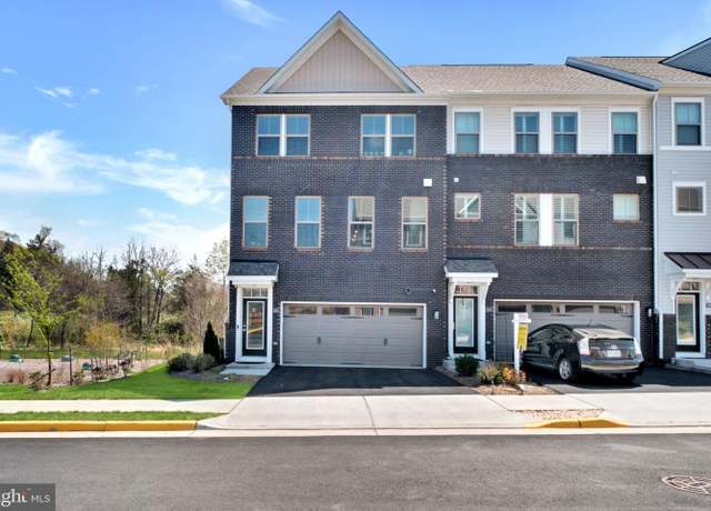 Property at 2601 Loganberry Dr, Herndon, VA 20171, 4 beds, 3.5 baths