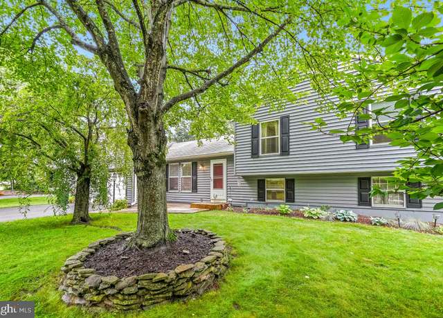 Property at 111 Sue Ann Ct, Sterling, VA 20164, 3 beds, 3 baths