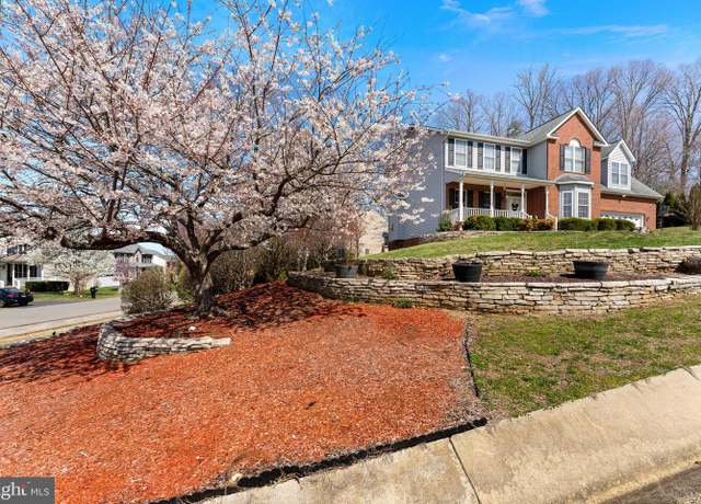 Property at 3 Oleander Dr, Stafford, VA 22554, 5 beds, 3.5 baths