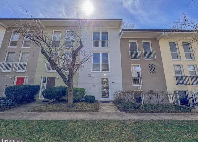 Property at 220 G St SW #112, Washington, DC 20024, 2 beds, 1.5 baths