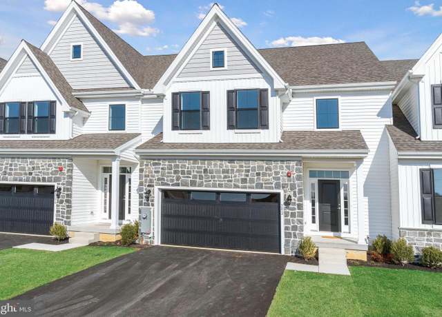 Property at 102 Leahy Dr, Newark, DE 19711, 3 beds, 2.5 baths