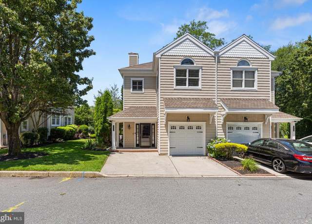 Property at 105 Garden Ct, Linwood, NJ 08221, 4 beds, 2.5 baths