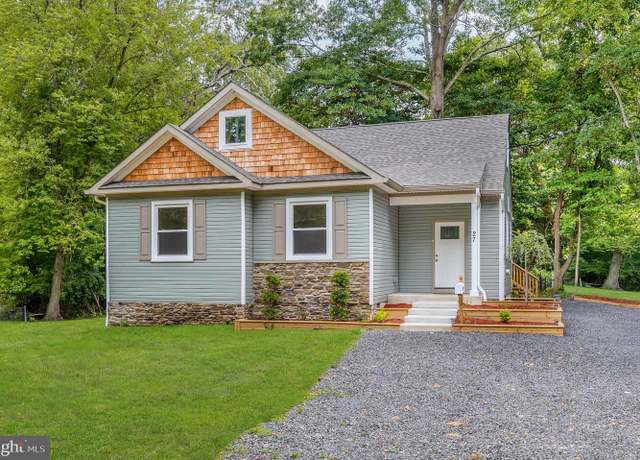 Property at 27 Fulton Ave, Clementon, NJ 08021, 3 beds, 2 baths