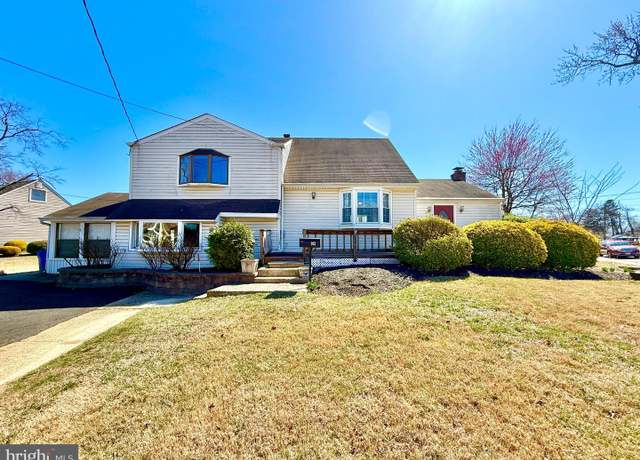Property at 912 Saint Mark Dr, Glendora, NJ 08029, 3 beds, 1.5 baths