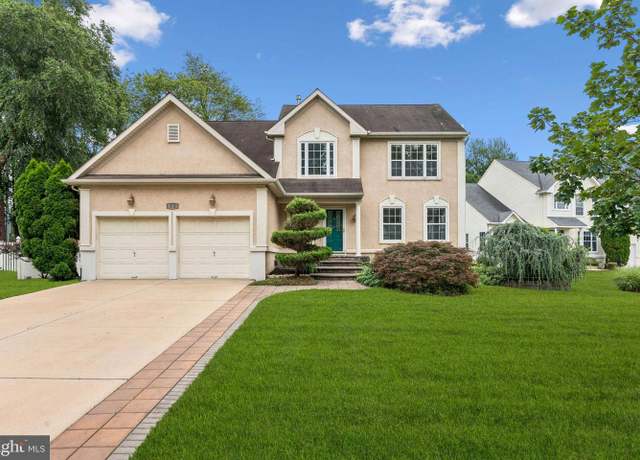 Property at 32 Equestrian Ln, Cherry Hill, NJ 08003, 4 beds, 2.5 baths
