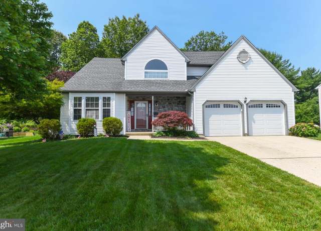 Property at 8 Greenwood Dr, Sewell, NJ 08080, 4 beds, 2.5 baths